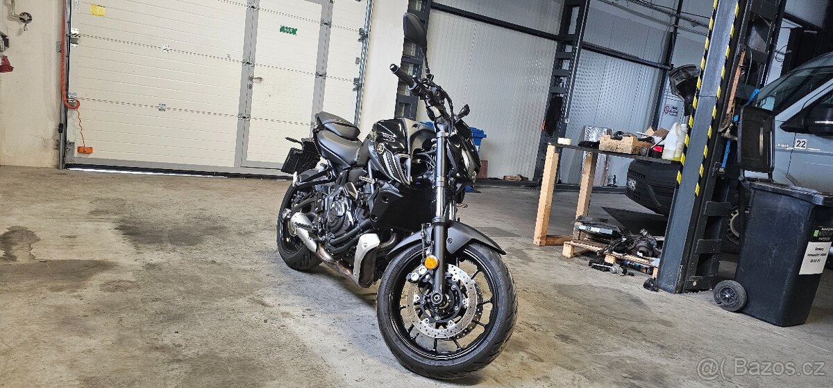 Yamaha MT-07 Pure Black - odpočet DPH