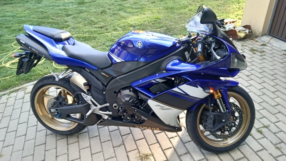 Yamaha R1