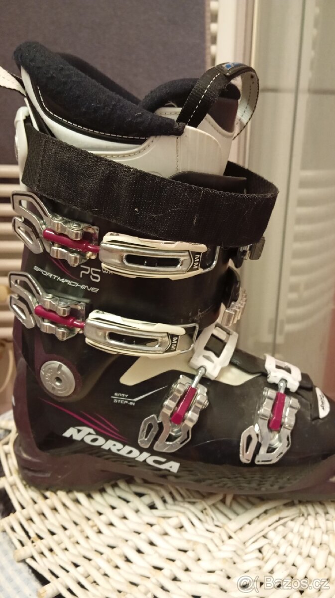 Lyžáky Nordica, 25