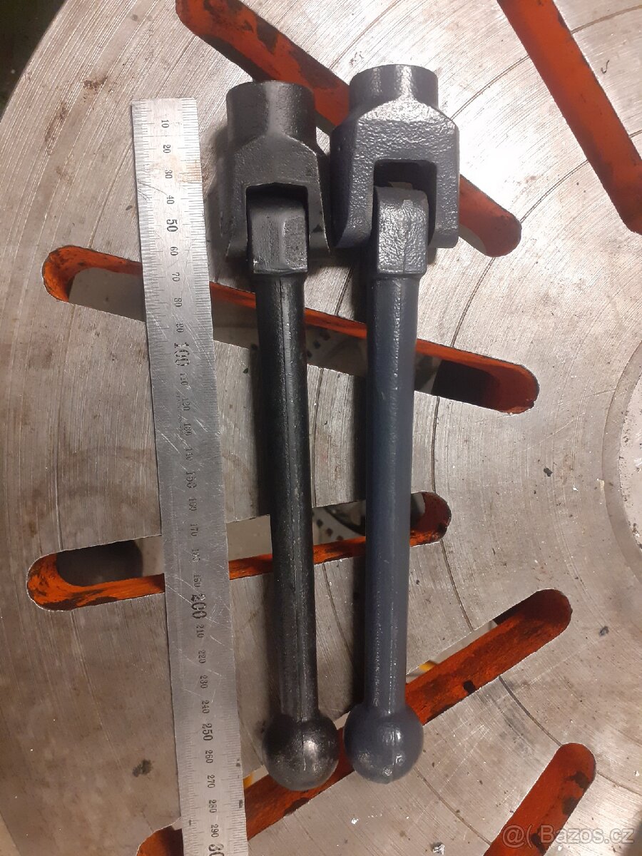 Strojní svěrák kliky