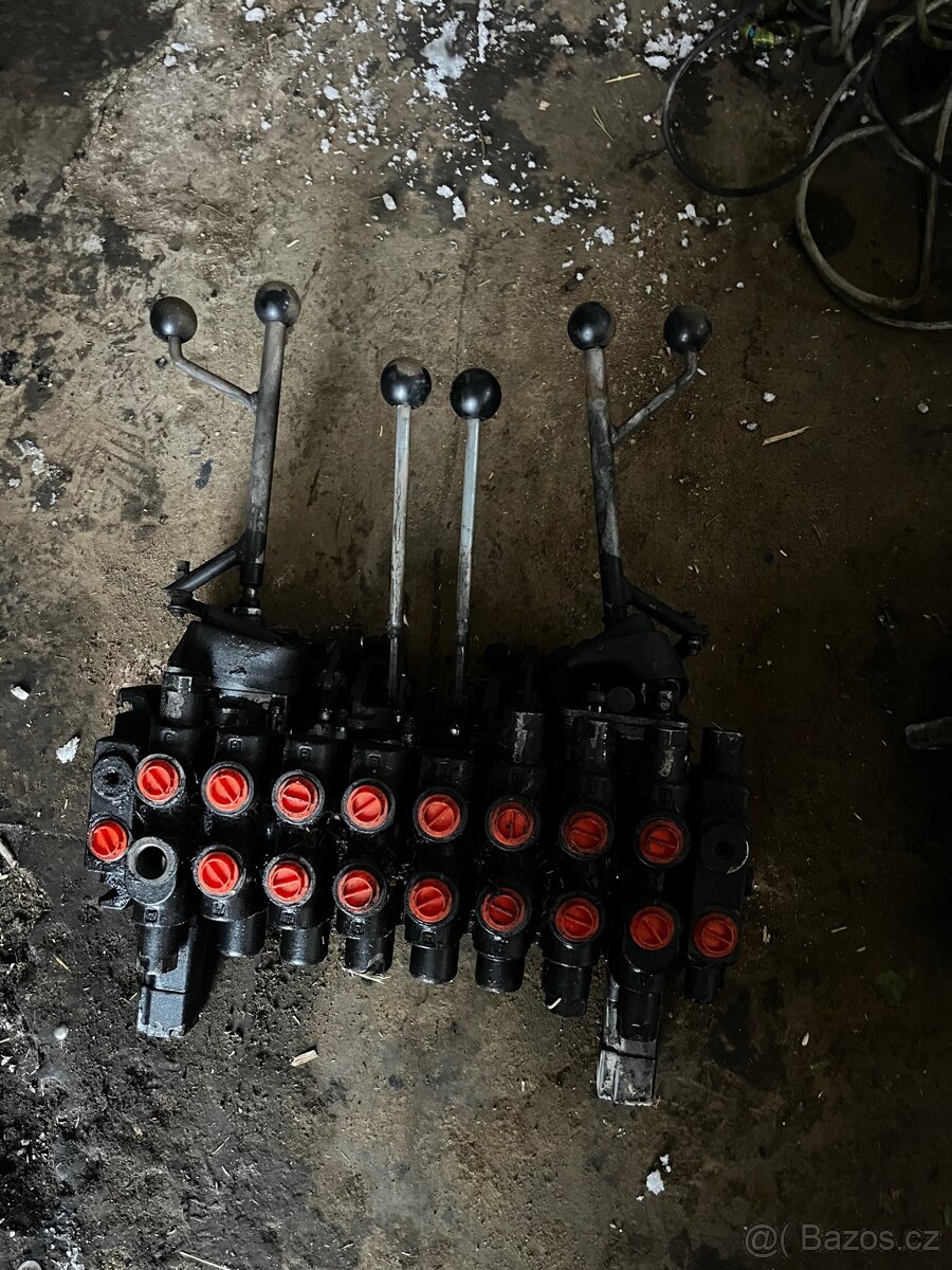 Hydraulický rozvaděč