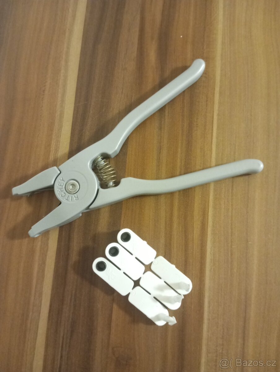 Kleště na ušní známky