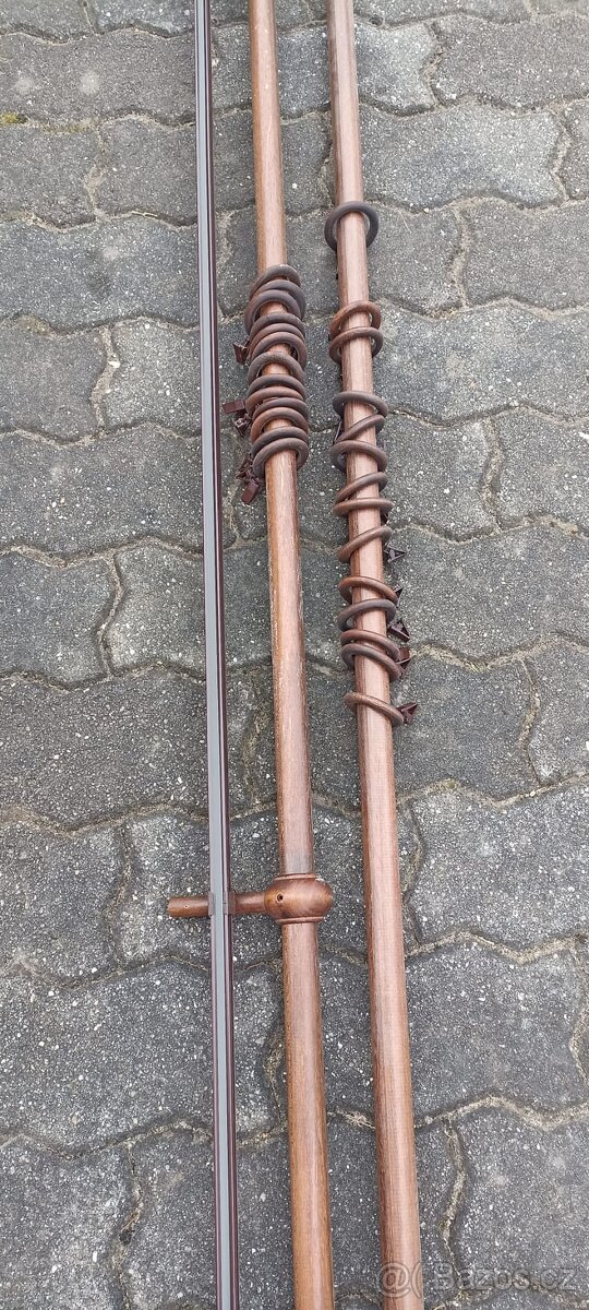 Dřevěné garnýže