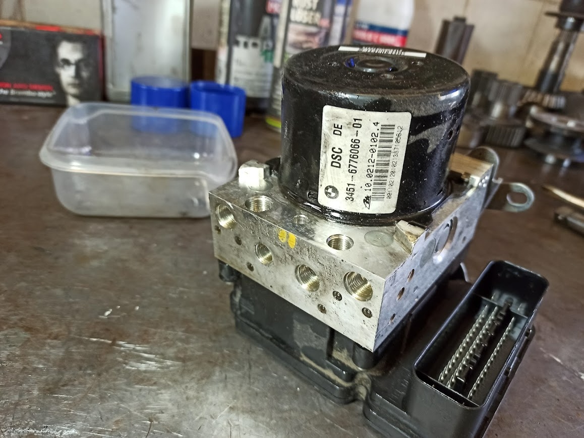 Repas hydraulických DSC jednotek BMW