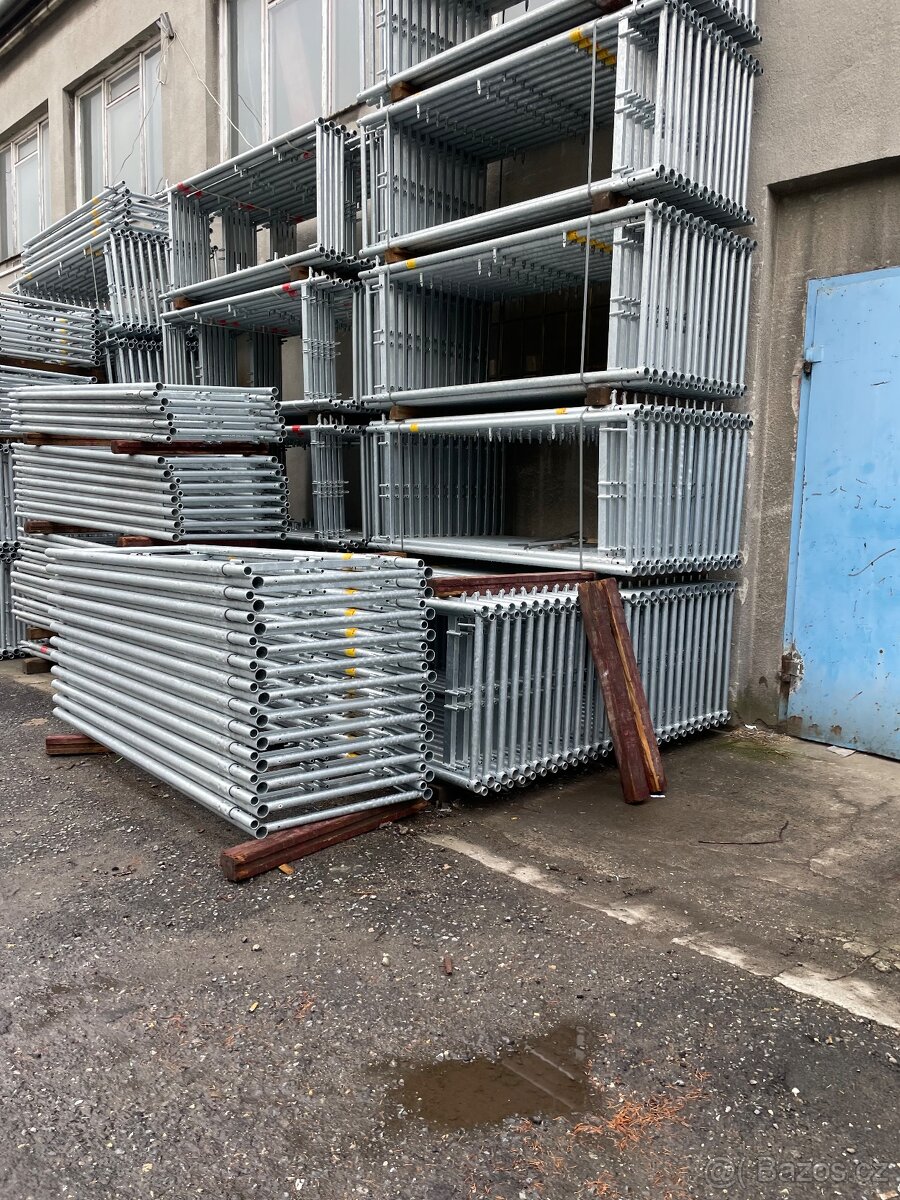 Lešeni nove Rámové