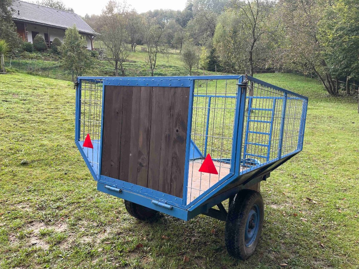 Variabilní vlečka za traktor nebo malotraktor