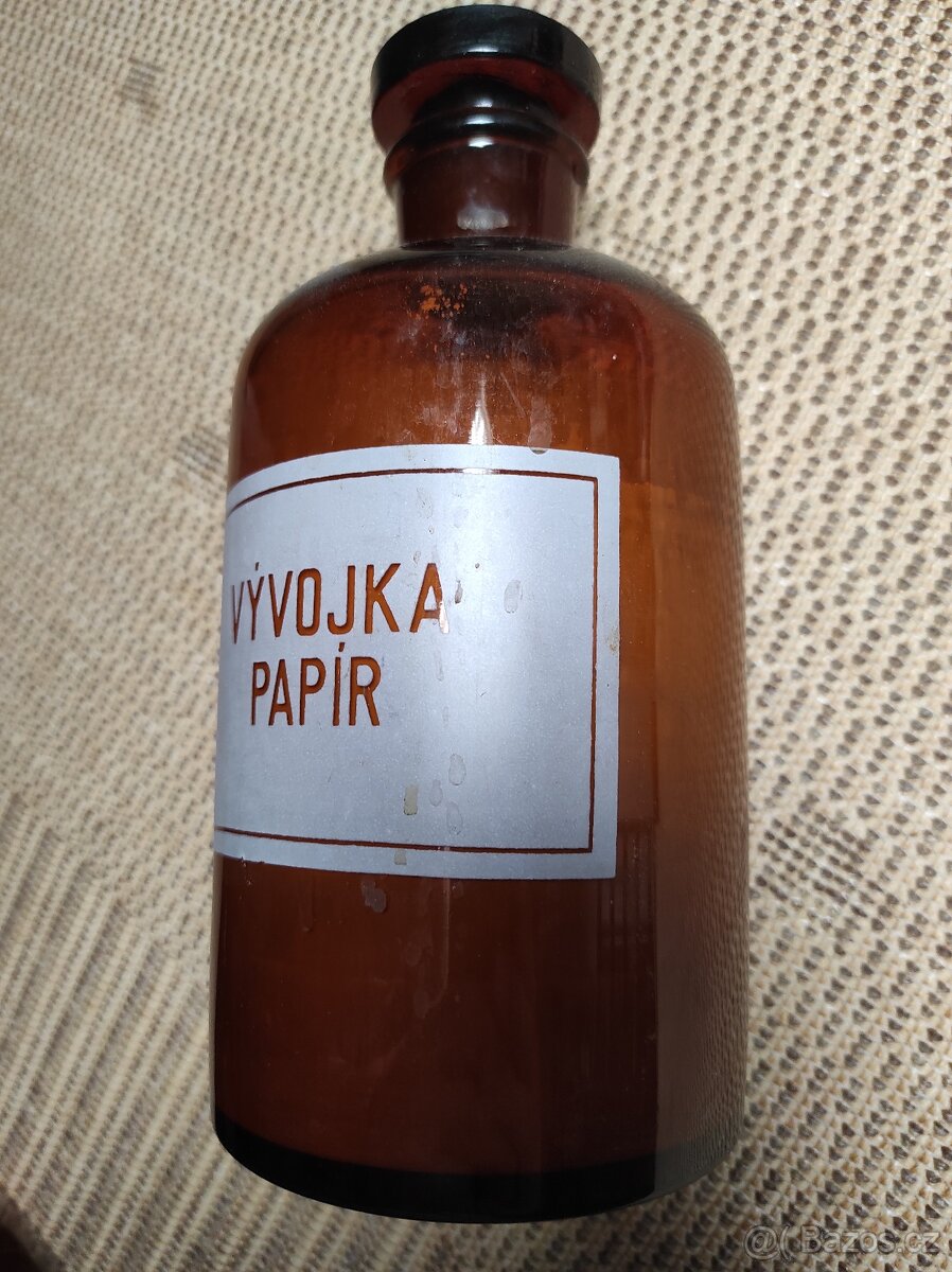 Skleněná lahev na vývojku, 1litr