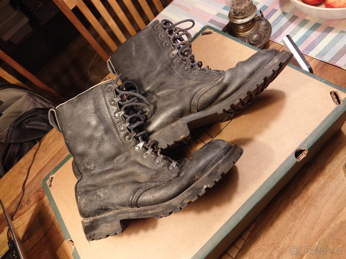 VOJENSKÉ BOTY
