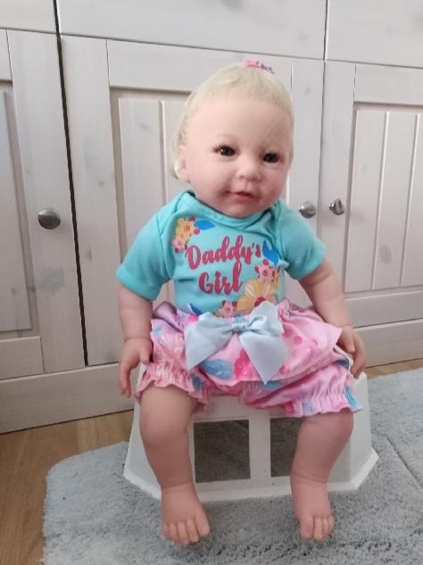 panenka s blond vlásky