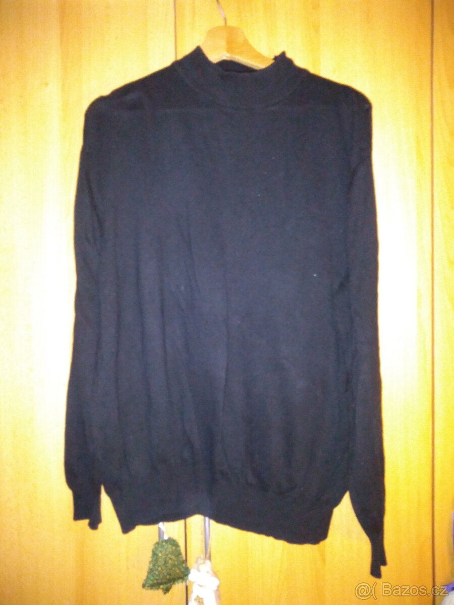 Černý svetr zn. Avanzala, vel. M/50