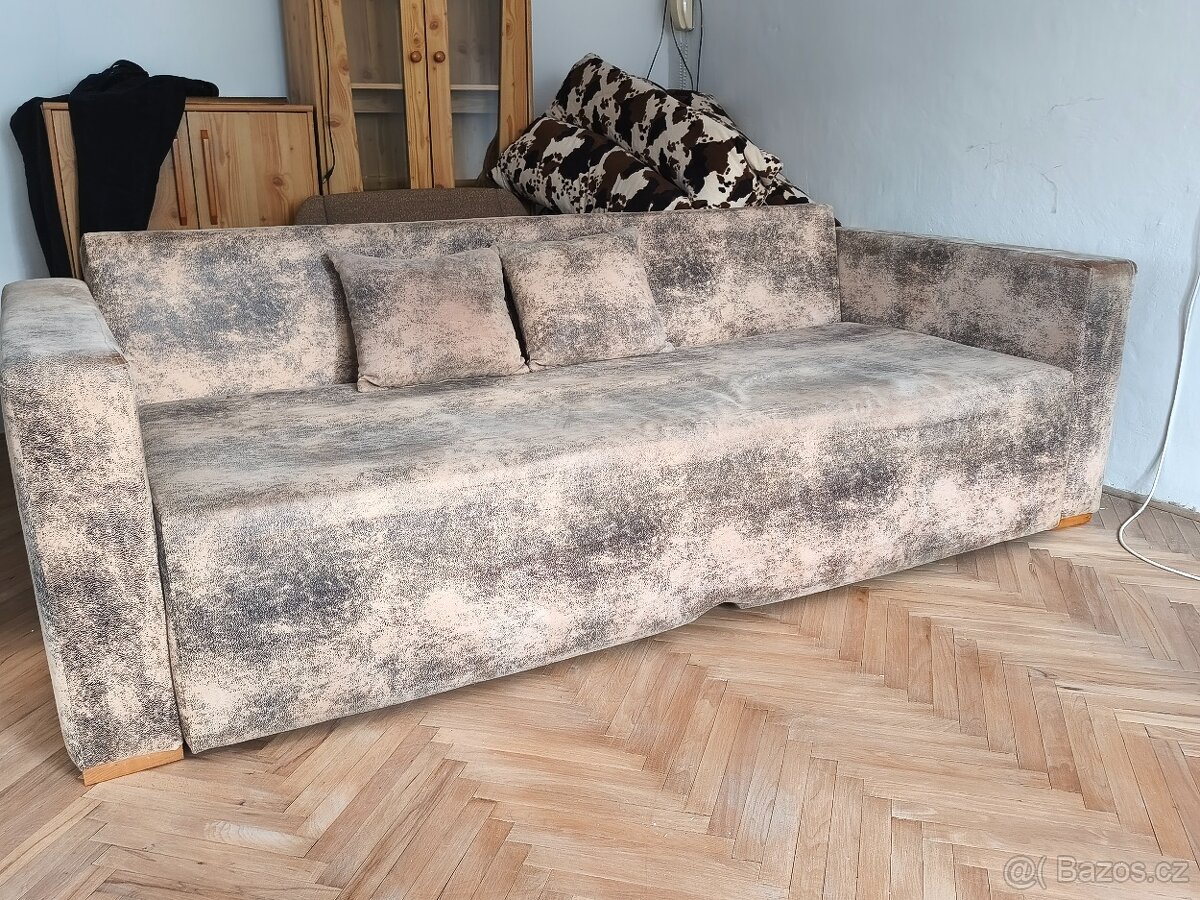 Sedačka + tři křesla