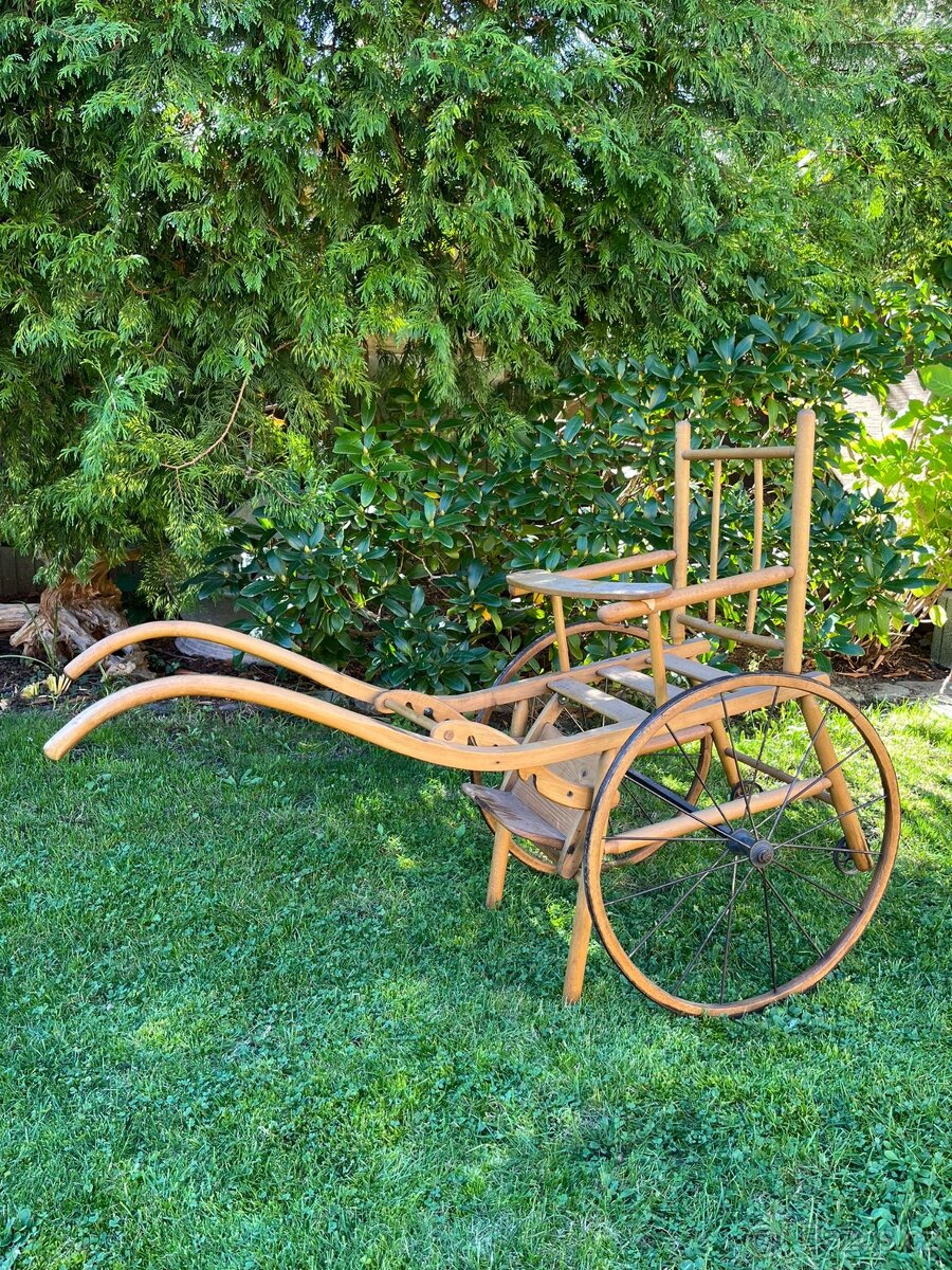 Starožitný kočárek pro dítě č. 1506