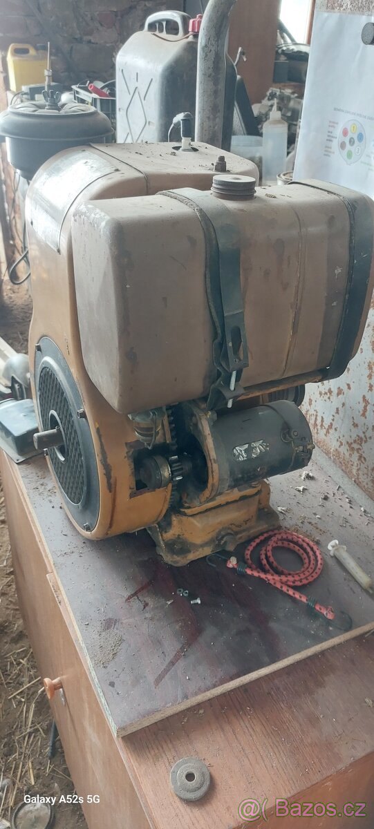 Benzinovy stabilni motor