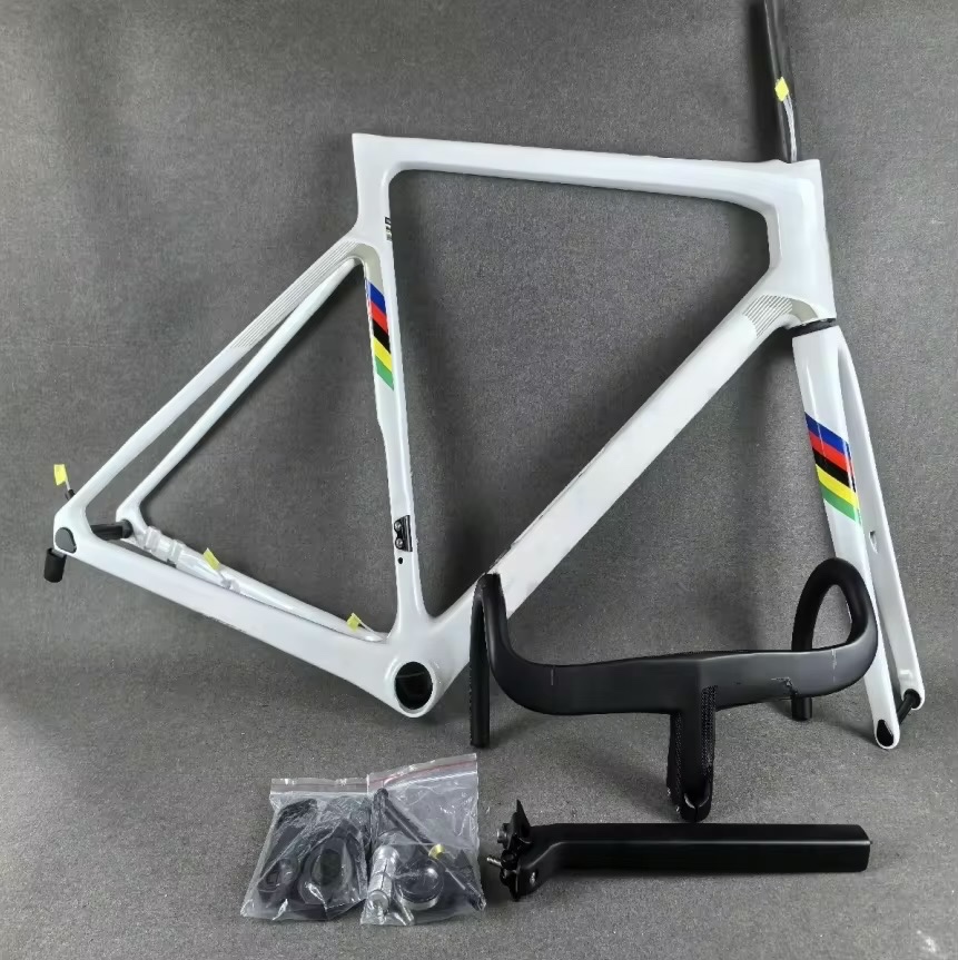 Karbonový silniční rám