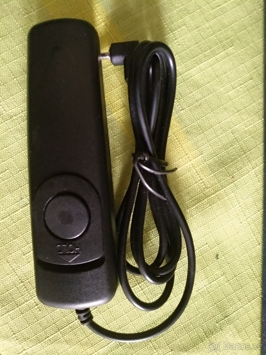 Prodám kabelovou SPOUŠŤ pro fotoaparáty FUJI