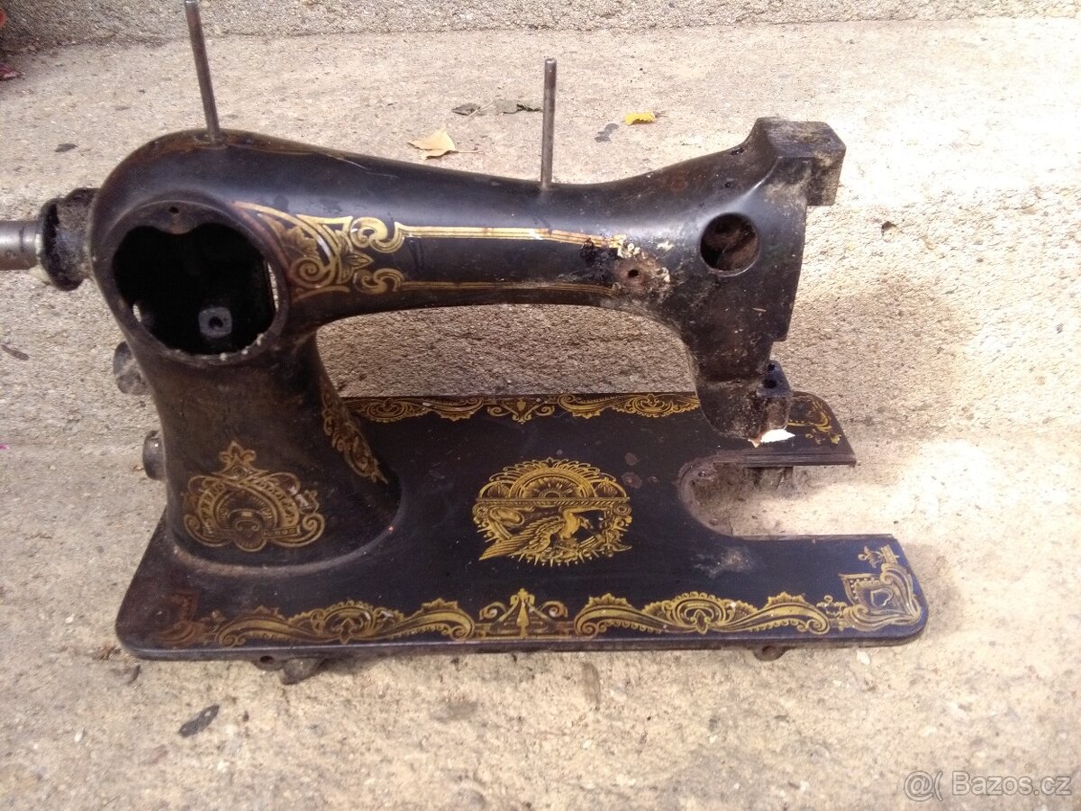 Starý šicí stroj Bobbin