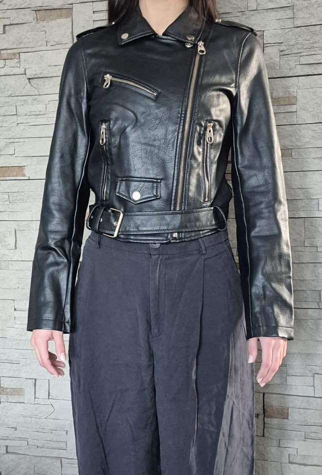 Černá bunda vel. XS ve stylu motorkářské