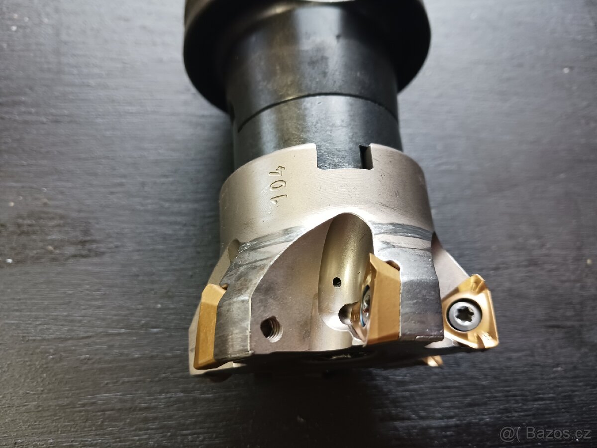 Fréza s vyměnitelnými destičkami