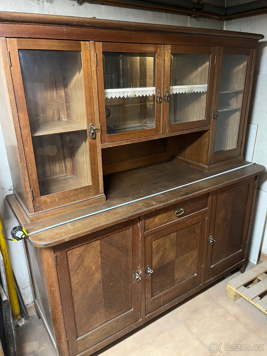 Starožitný sekretér