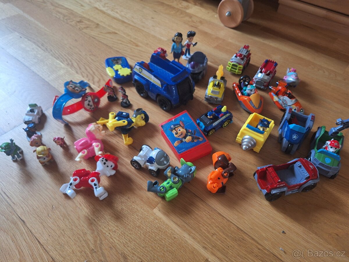Tlapkova patrola - figurky a auta