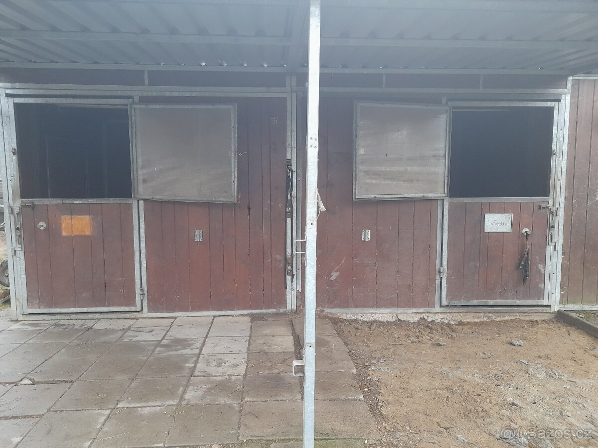 přední stěny k venkovním boxům