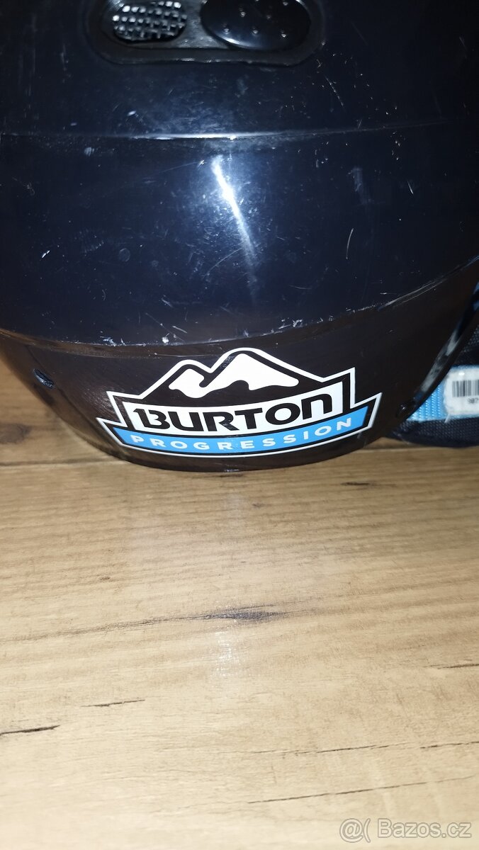 Lyžařská, SNB helma Burton