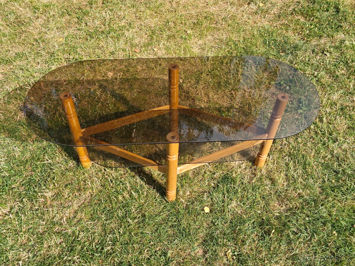 Konferenční skleněný stolek