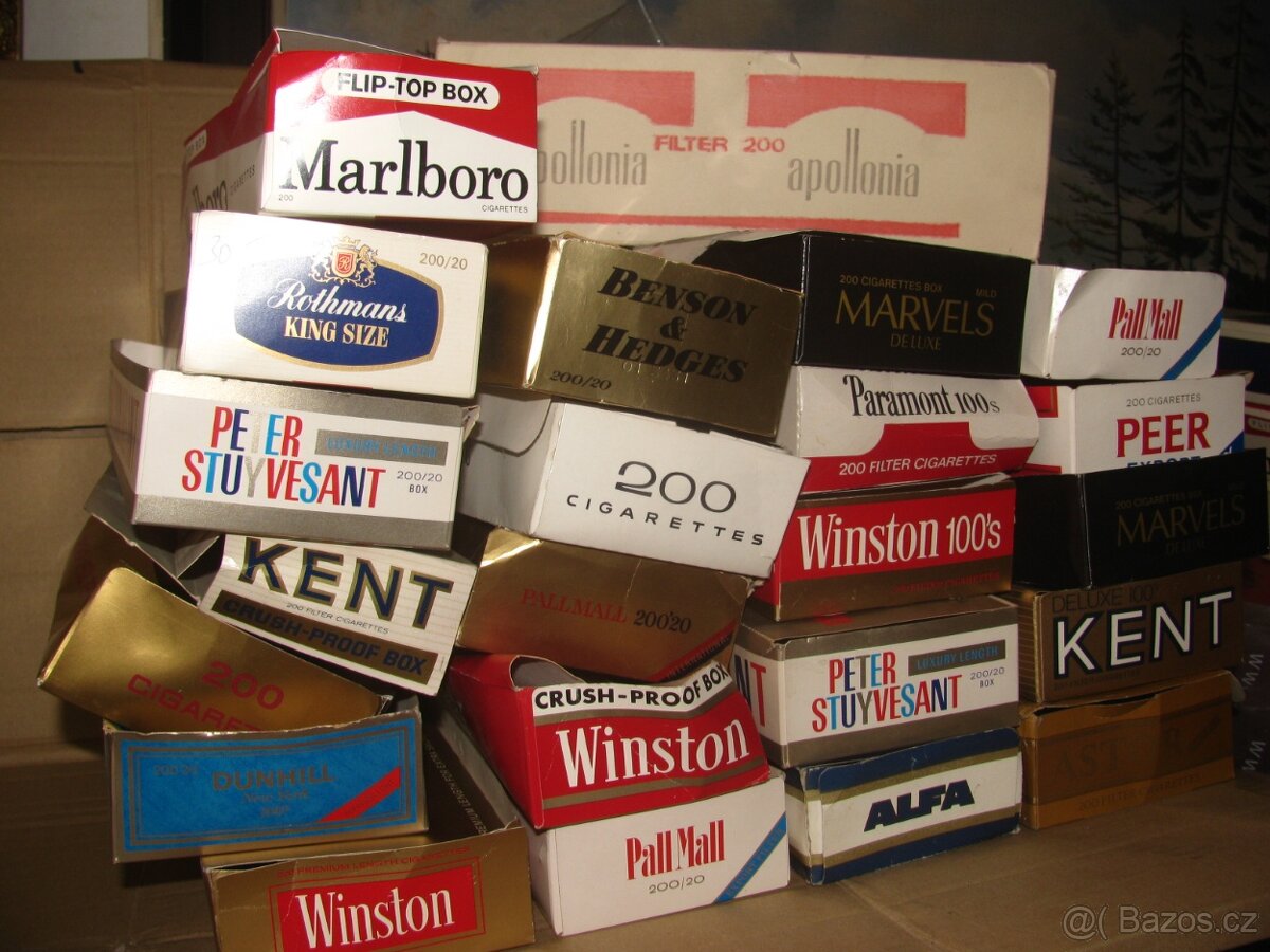 staré krabičky od cigaret, žvýkaček apod