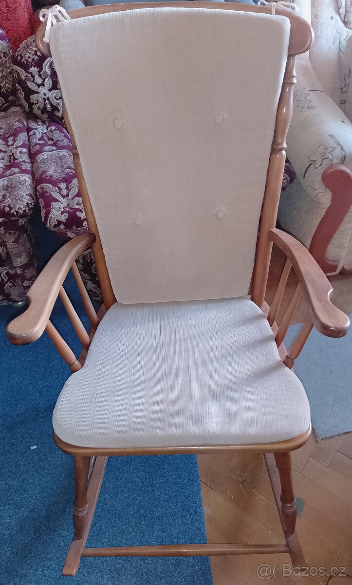 Celo dubové houpací křeslo