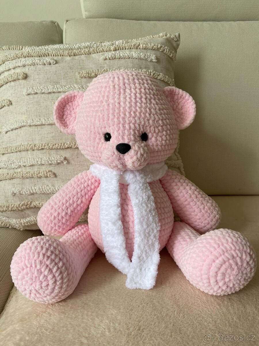 Háčkovaný MEDVÍDEK-rúžový