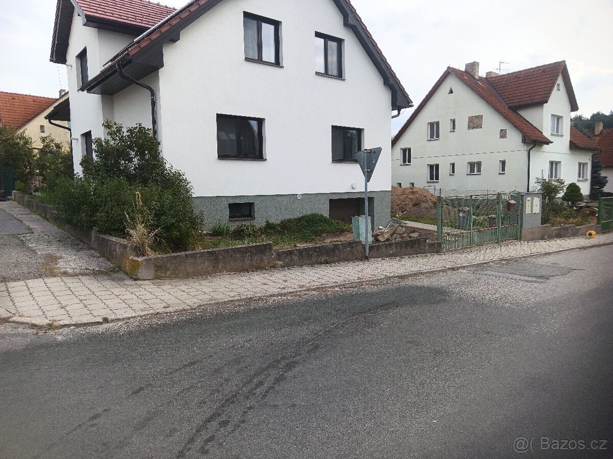 Rekonstrukce, zednické práce, výměna oken