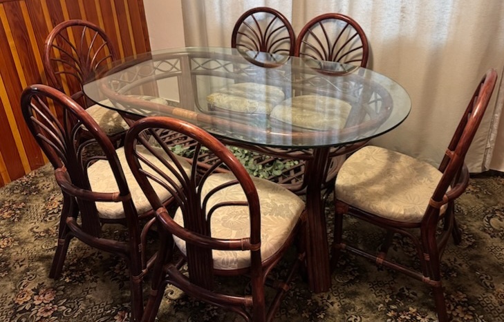 Jidelni stul pro 6 osob