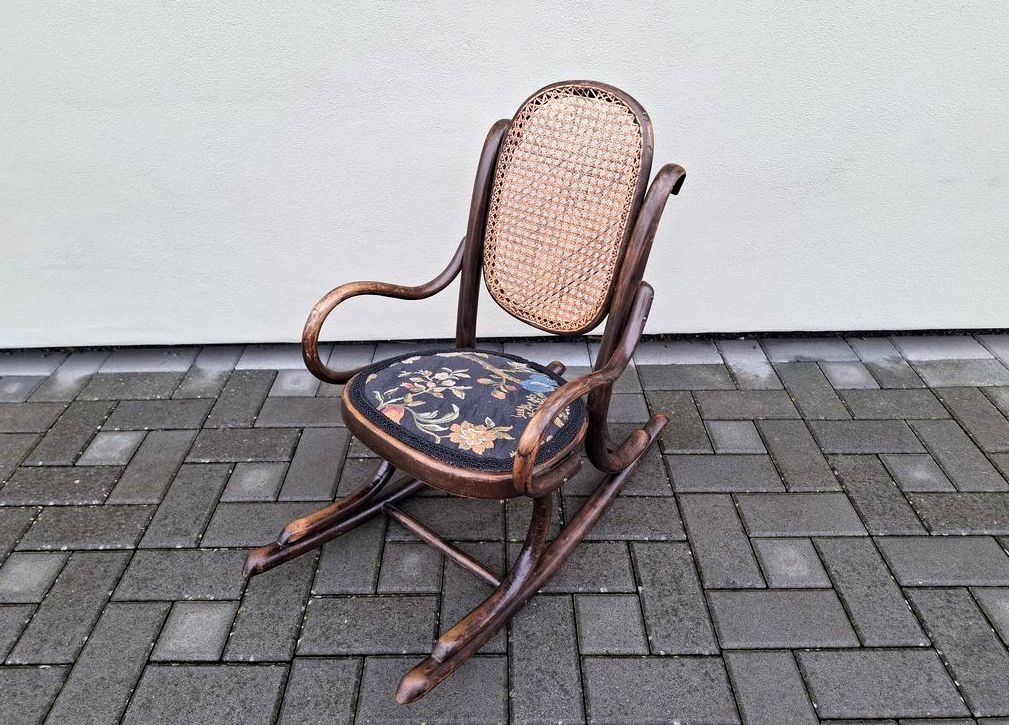 Dětské houpací křesílko THONET