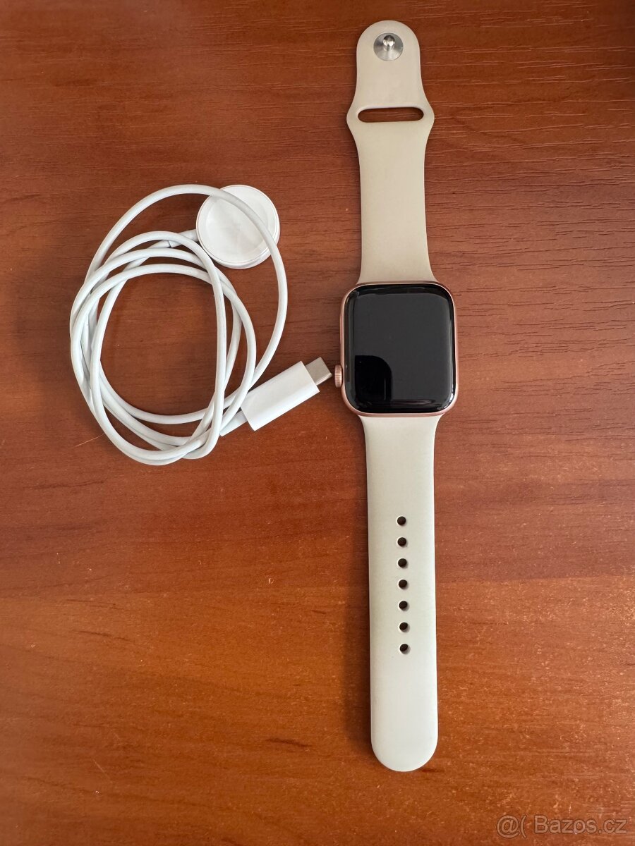 Chytré hodinky Apple Watch Series 5 (40mm/44mm, hliník, spor
