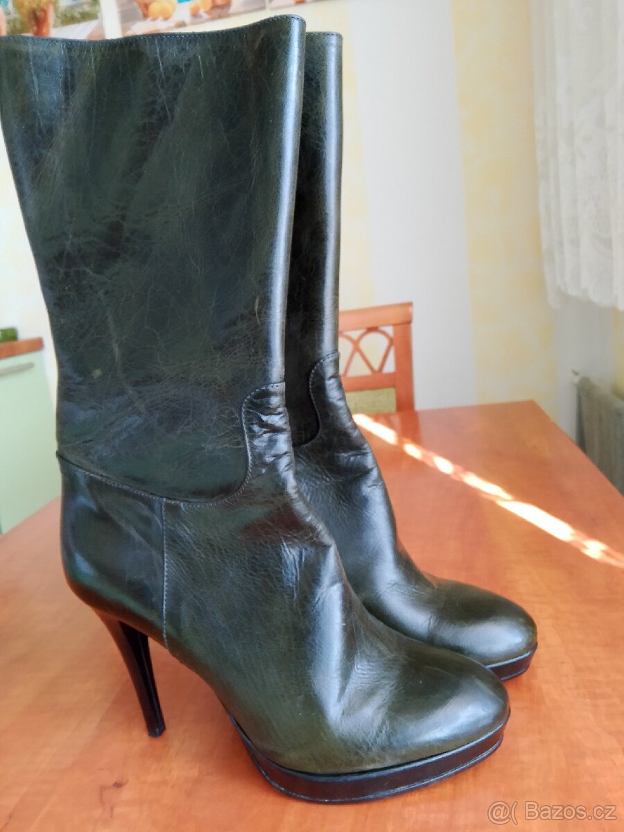 Celokožené kozačky velikost 40