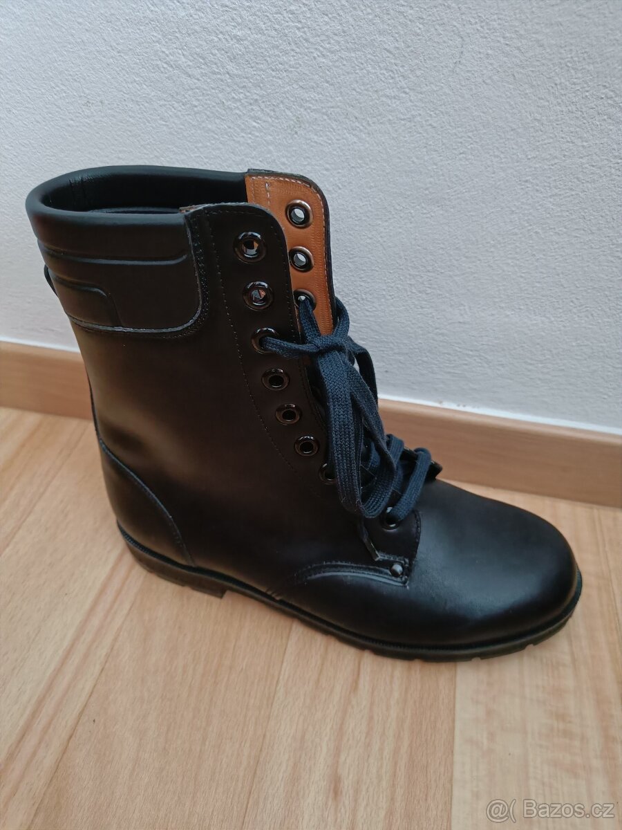 Boty kanady 42