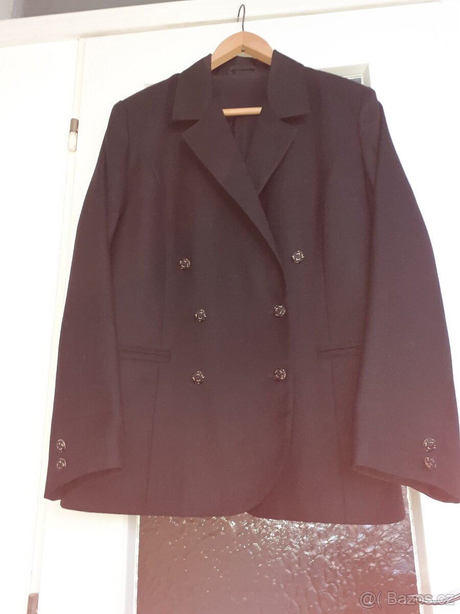 Kostýmek - antracitový až černý