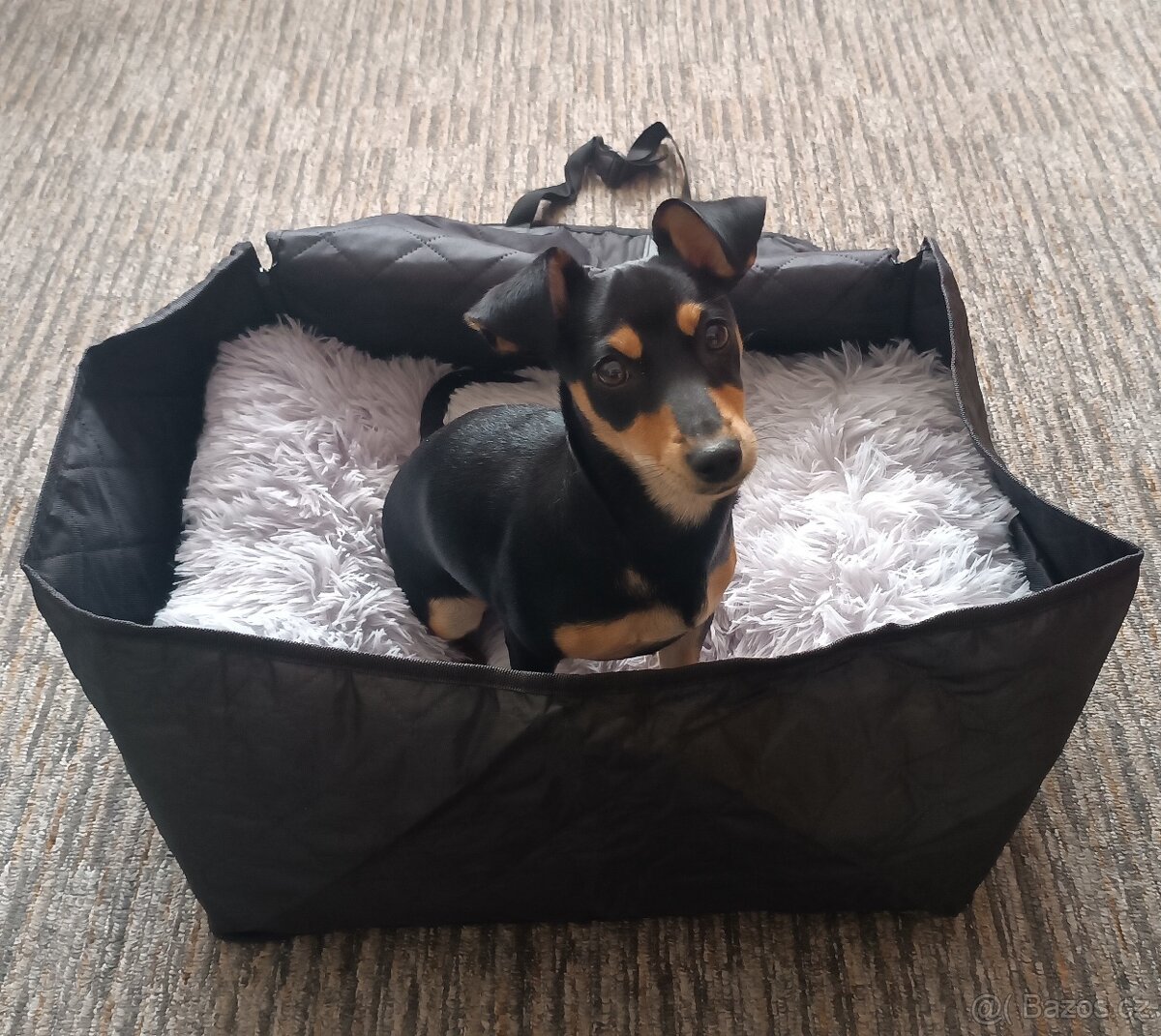 Podložka na pelíšek pro psa do auta