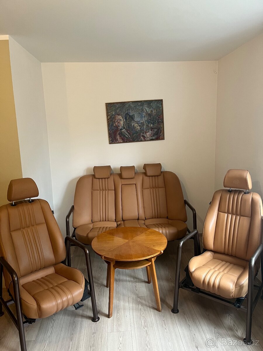 Křesla a sedačka Alfa Romeo