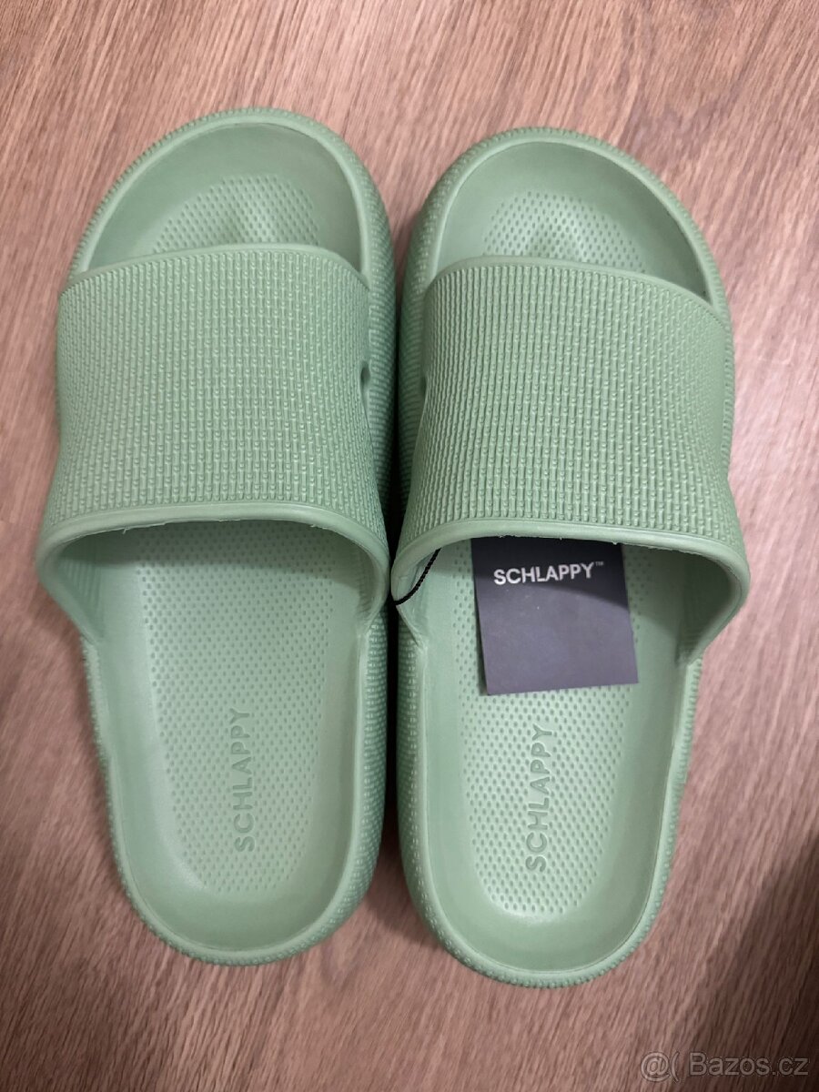 Pantofle zn. SCHLAPPY