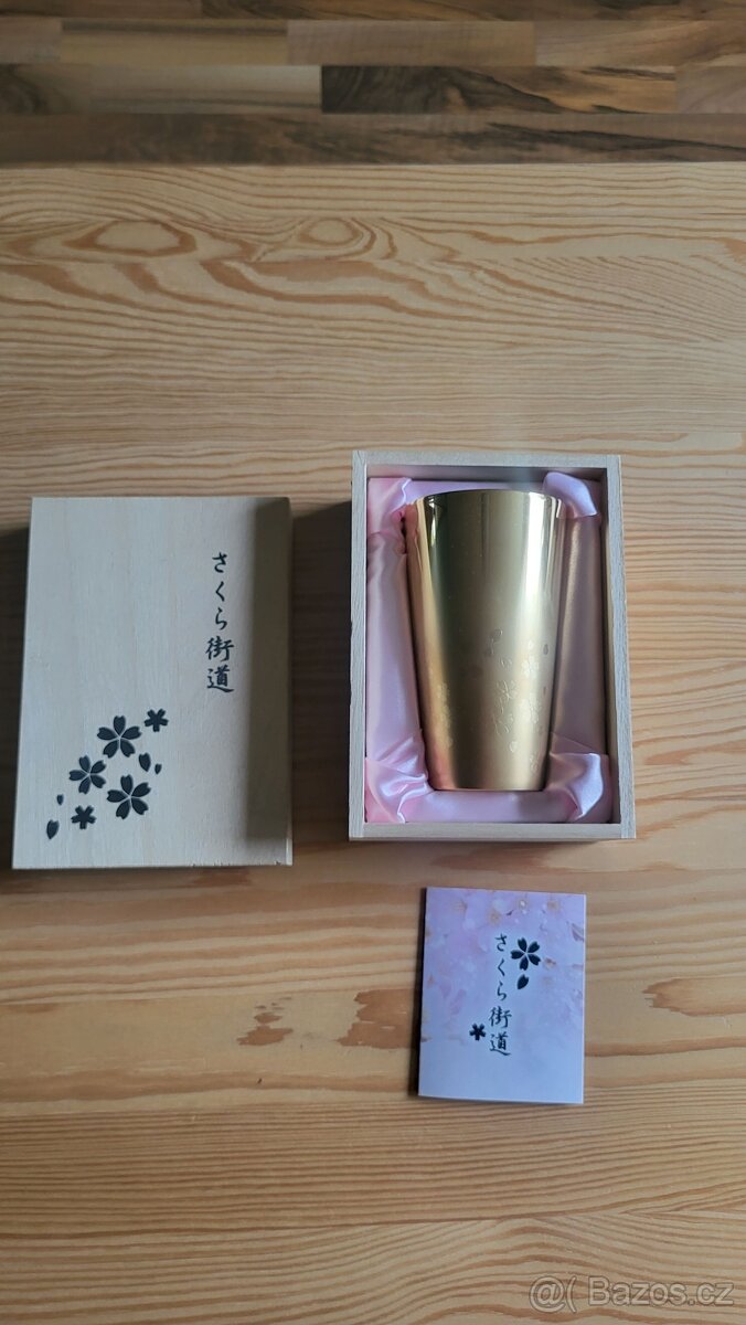 Japonský silně pozlacený hrnek