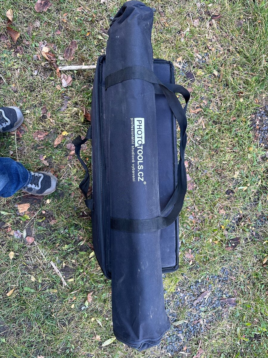 Stojan na fotopozadi