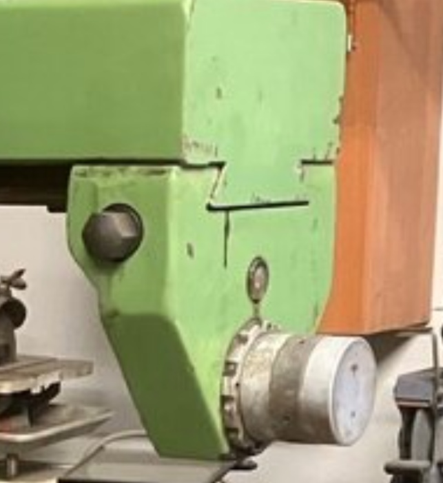 Opěrné ložisko frézky Cugir