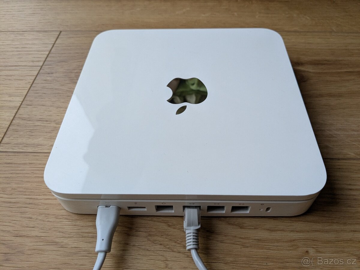 Apple Time Capsule s kapacitou 2TB.