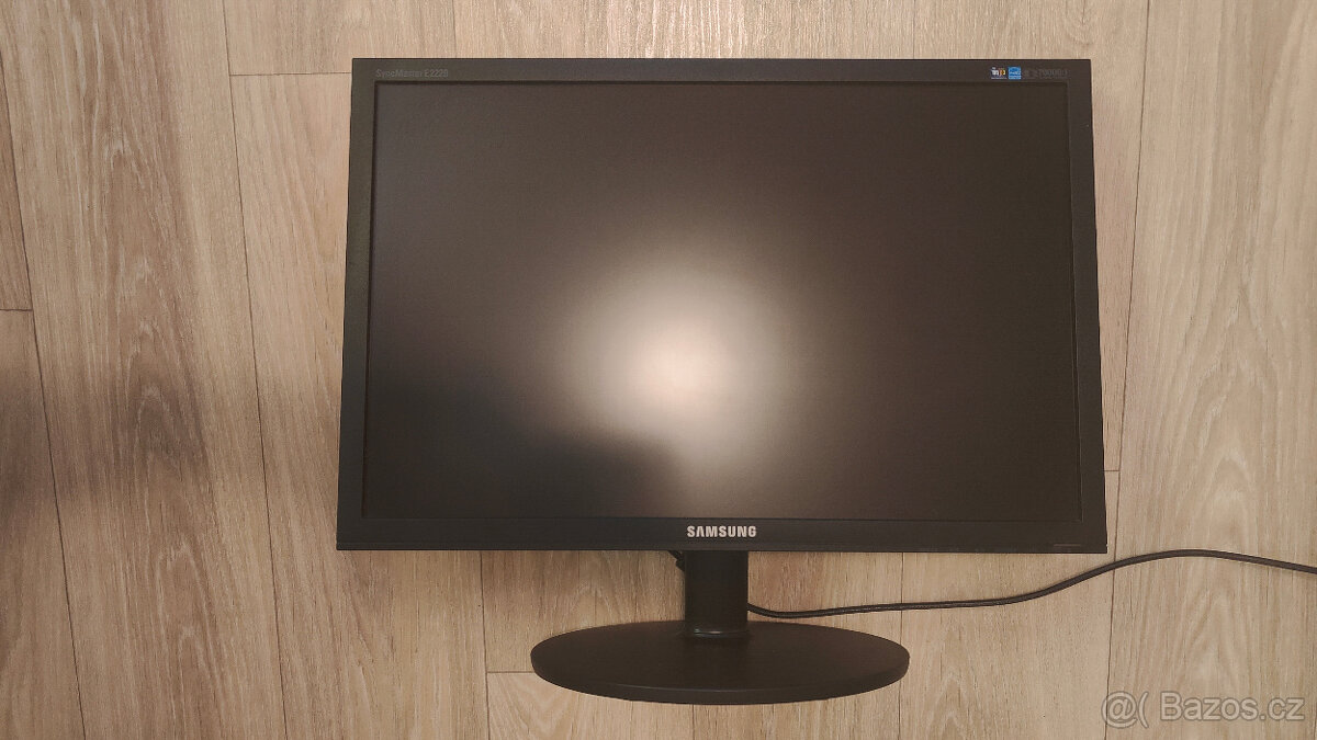 Samsung SyncMaster E2220NW - LCD monitor 22"