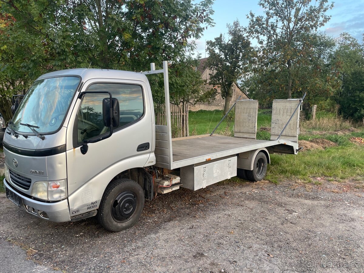 Odtahový speciál Toyota dyna