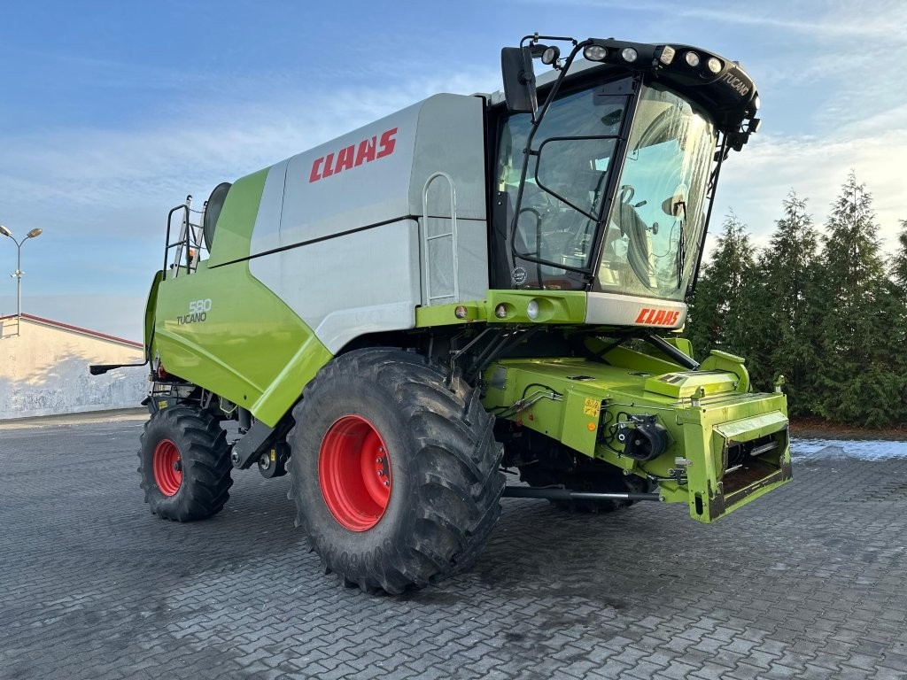 CLAAS Tucano 580 + V770