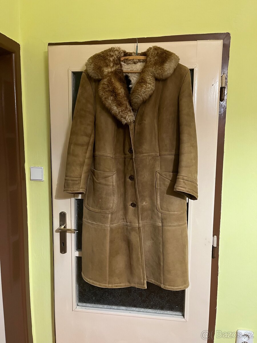 Prodej dámského dlouhého dubeňáku