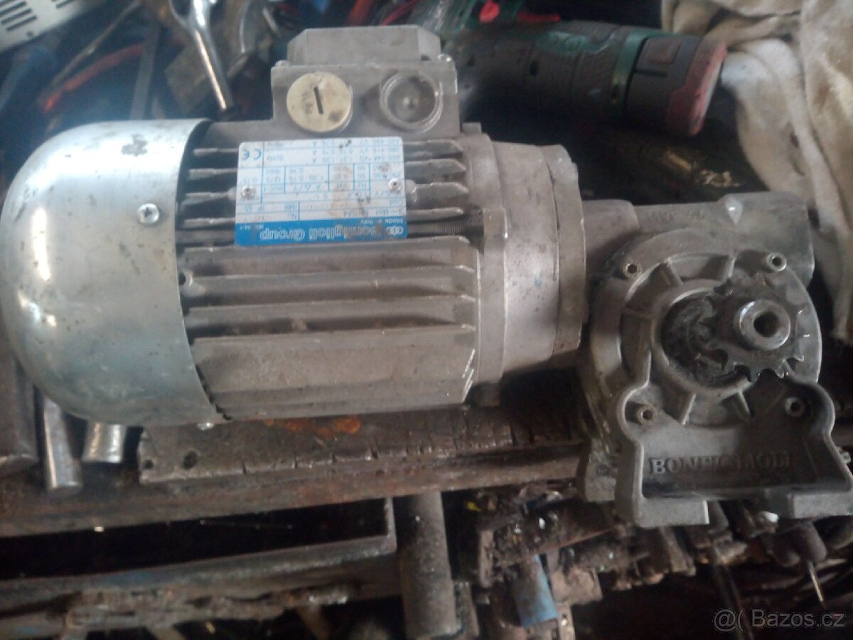 El.motor s převodem