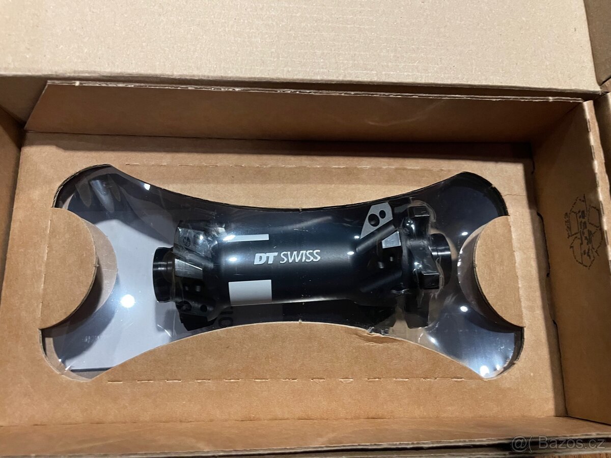 Přední náboj DT Swiss 35P 110/15 IS R28 BM ASM W